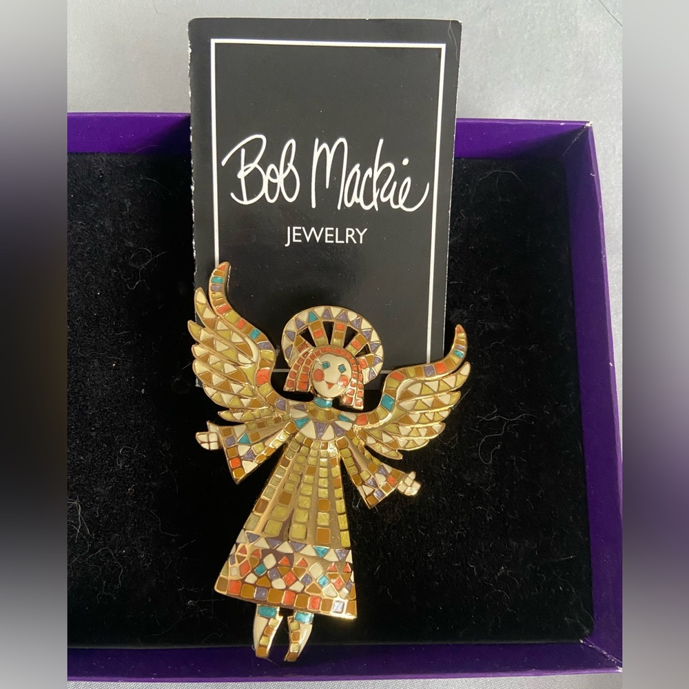 Bob mackie pin